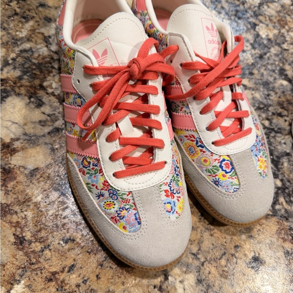 adidas Shoes - adidas Floral Accent Sneakers in Coral, Cream, Pink and Gray